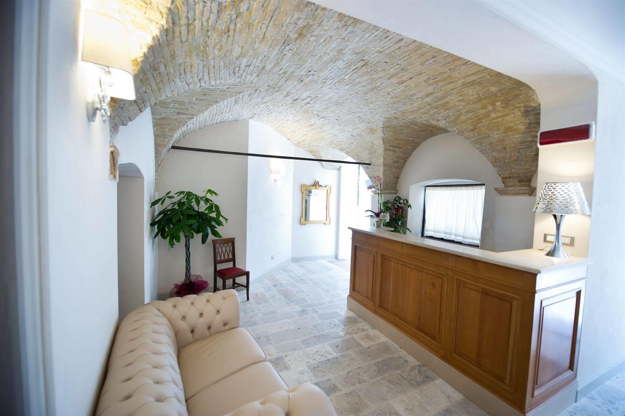 Palazzo Dei Mercanti - Dimora & 4*